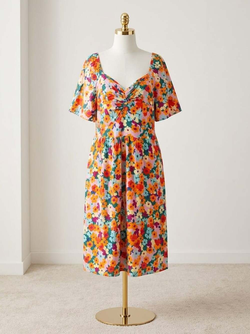 BloomChic  Plus Size 2X 18-20 Floral  Sweetheart Neckline Dress with Pockets